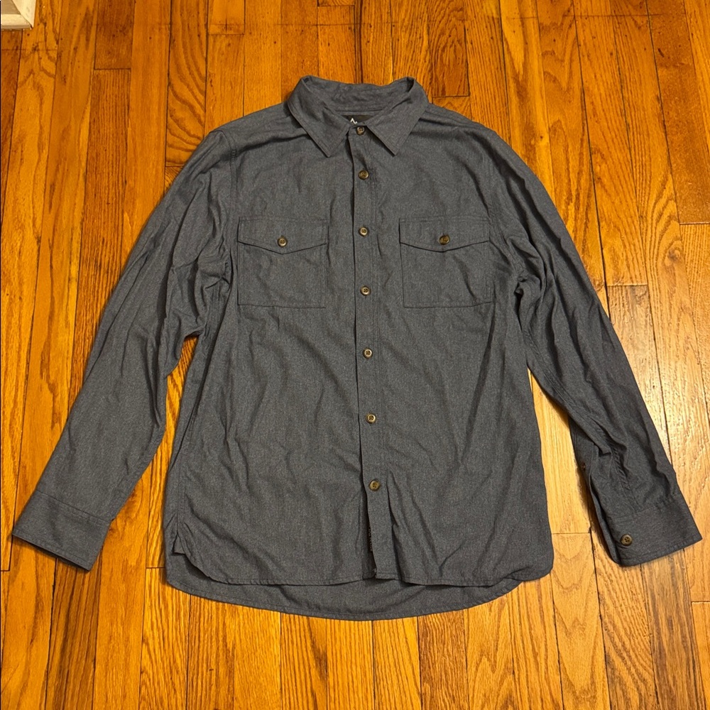 ✨2/$20 Men’s Alpine Design Button Down Shirt Medium Blue Heather Outdoor